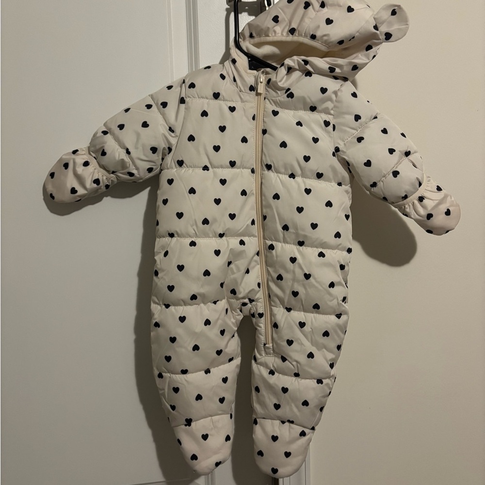 Old Navy Cream and Black Heart Kids Footie